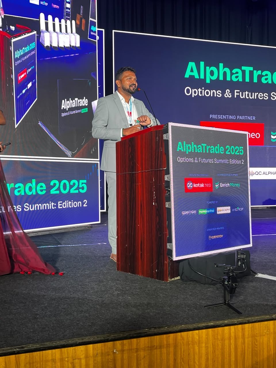 The Simple Trade speaking at a trading summit
