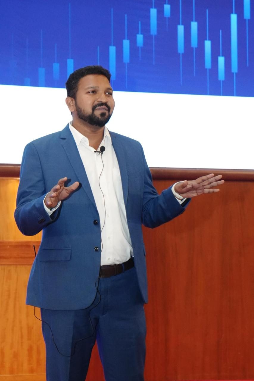 The Simple Trade speaking at a trading summit